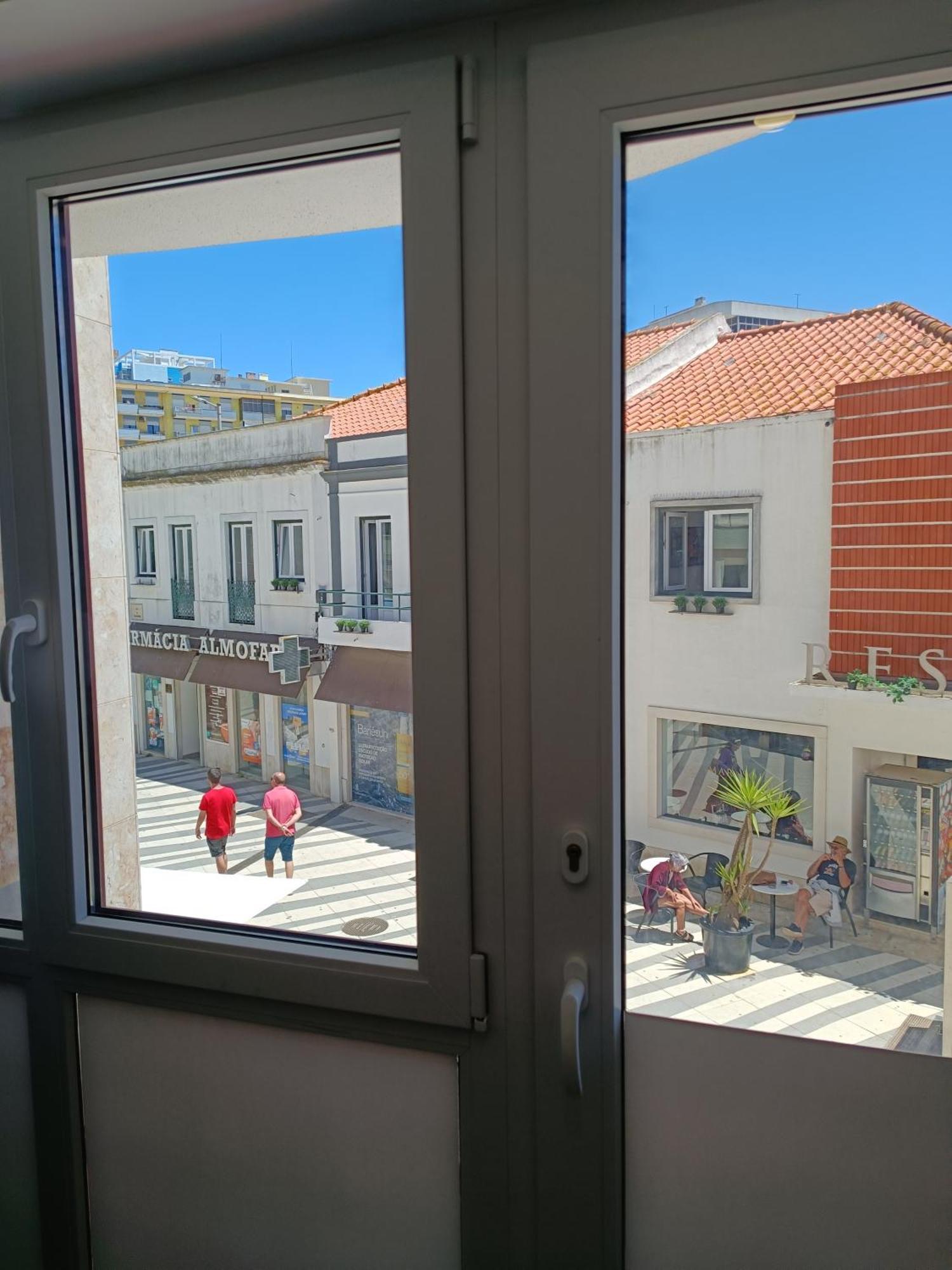 Plaza Caparica Hostel Кошта-да-Капаріка Екстер'єр фото