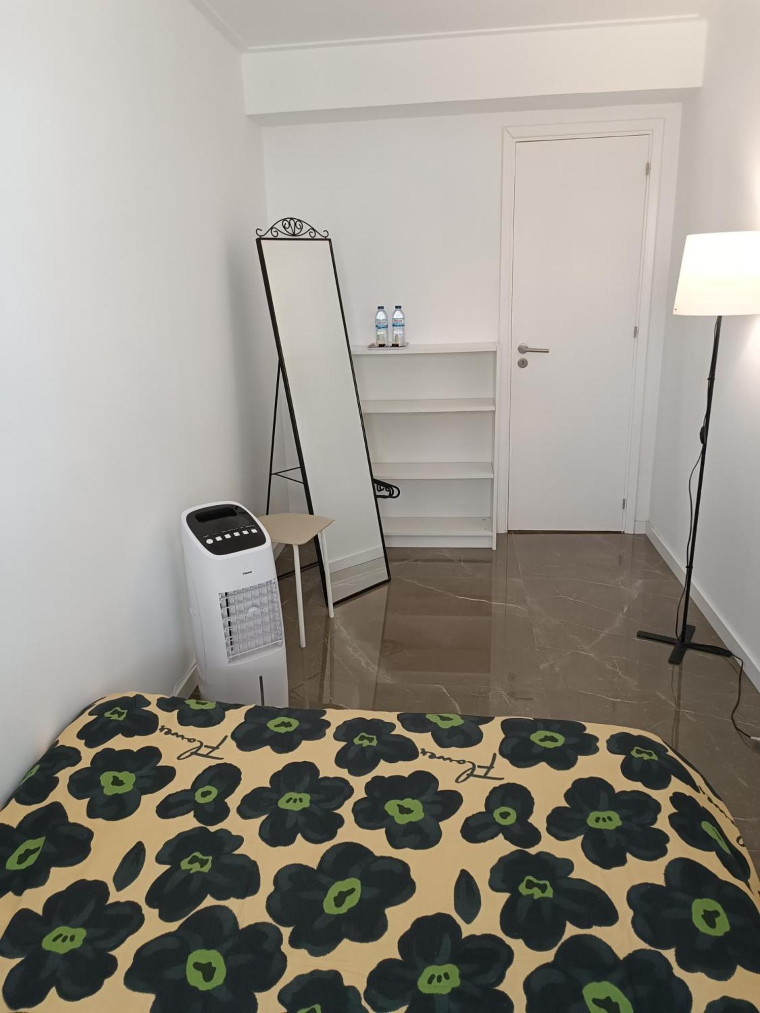 Plaza Caparica Hostel Кошта-да-Капаріка Екстер'єр фото