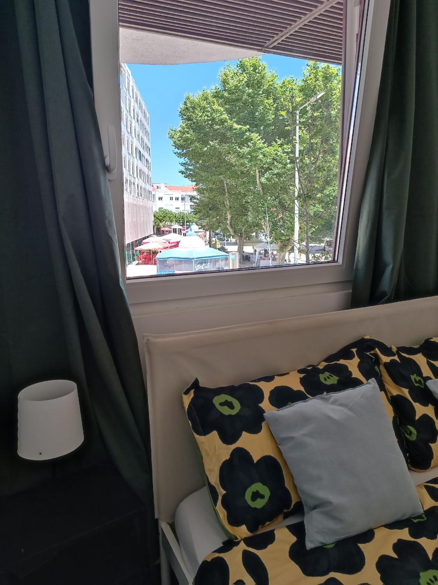 Plaza Caparica Hostel Кошта-да-Капаріка Екстер'єр фото