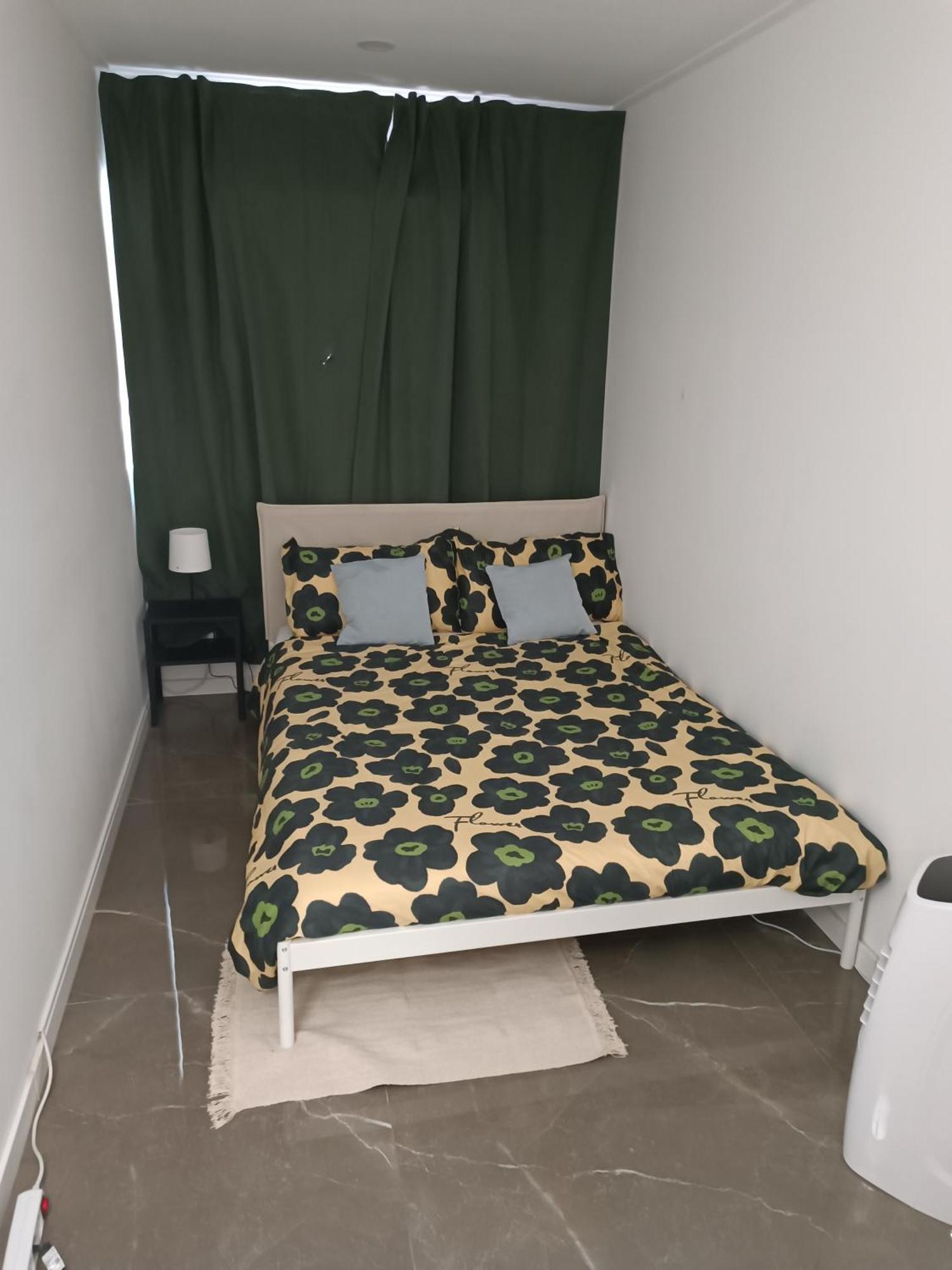 Plaza Caparica Hostel Кошта-да-Капаріка Екстер'єр фото