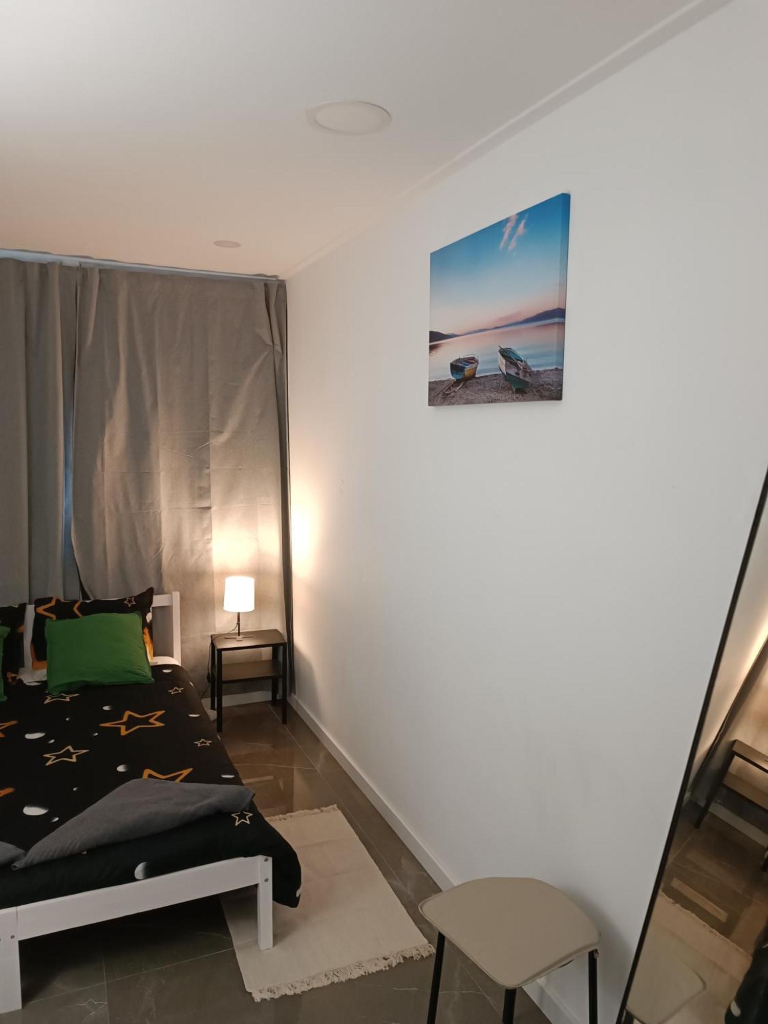 Plaza Caparica Hostel Кошта-да-Капаріка Екстер'єр фото